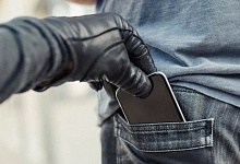 В Ухте сотрудники уголовного розыска установили подозреваемого в краже айфона