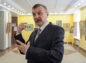 В УГТУ проходит выставка работ художника Александра Тимушева В УГТУ проходит выставка работ художника Александра Тимушева