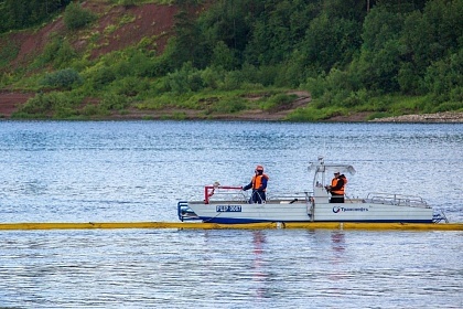 АО «Транснефть – Север» подготовило водный транспорт к периоду летней навигации