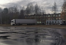 В посёлок Дальний подрядчик привёз оборудование для физкультурно-оздоровительного комплекса открытого типа