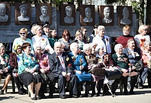 Ветераны Великой Отечественной войны и труженики тыла полностью освобождаются от налога за подарки