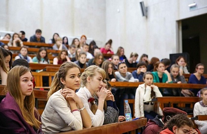 Комистат подсчитал, сколько в среднем стоит семестр обучения в вузах республики