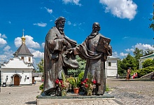 В Думу внесли законопроект о запрете на использование в рекламе некириллических алфавитов
