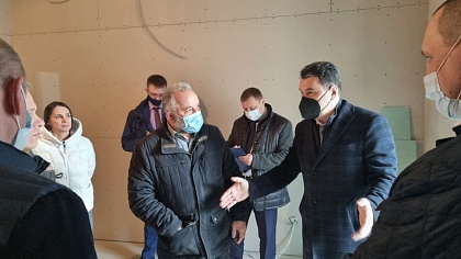 В Ухте проинспектировали ход работ по ремонту с/к "Нефтяник"